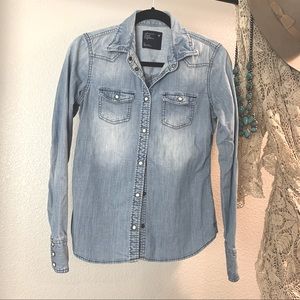 Womens AE Pearl Snap Denim Shirt